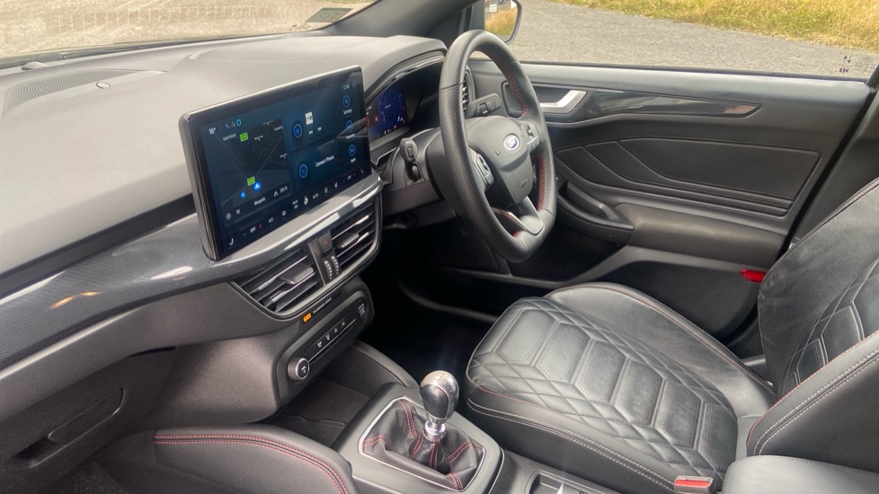 Ford Focus 1.0 EcoBoost Hybrid mHEV ST-Line X 5dr Petrol Estate - Image 9