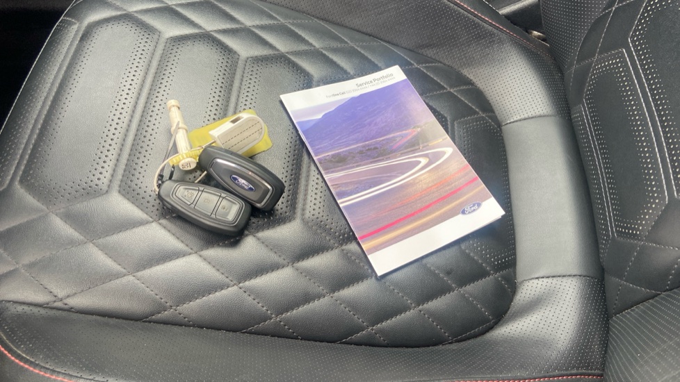 Ford Focus 1.0 EcoBoost Hybrid mHEV ST-Line X 5dr Petrol Estate - Image 19