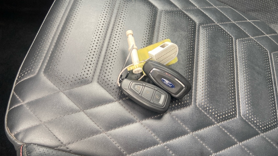 Ford Focus 1.0 EcoBoost Hybrid mHEV ST-Line X 5dr Petrol Estate - Image 20