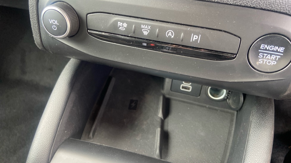 Ford Focus 1.0 EcoBoost Hybrid mHEV ST-Line X 5dr Petrol Estate - Image 24