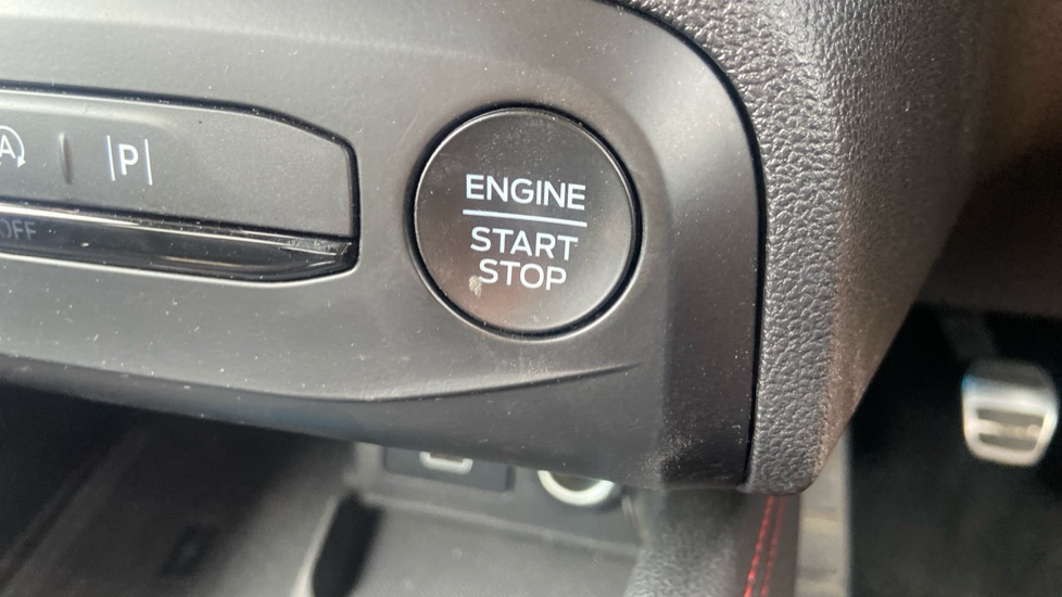 Ford Focus 1.0 EcoBoost Hybrid mHEV ST-Line X 5dr Petrol Estate - Image 28