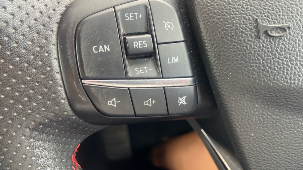 Ford Focus 1.0 EcoBoost Hybrid mHEV ST-Line X 5dr Petrol Estate - Image 29