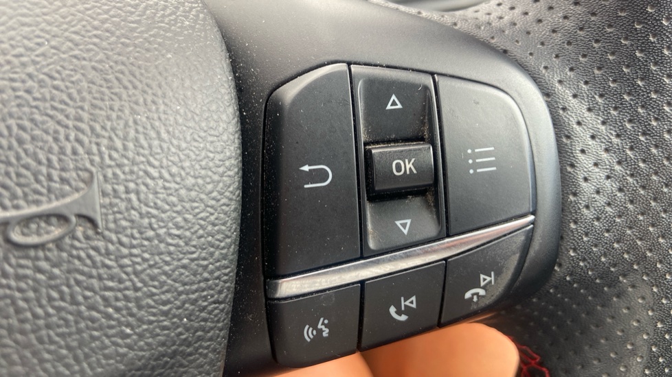 Ford Focus 1.0 EcoBoost Hybrid mHEV ST-Line X 5dr Petrol Estate - Image 30