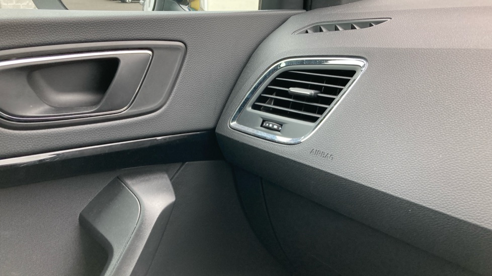 SEAT Ateca 1.5 TSI EVO FR [EZ] 5dr DSG Petrol Estate - Image 27
