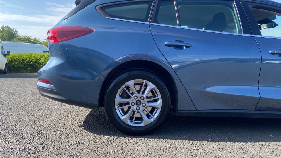 Ford Focus 1.0 EcoBoost Hybrid mHEV Titanium 5dr Auto Petrol Estate - Image 7