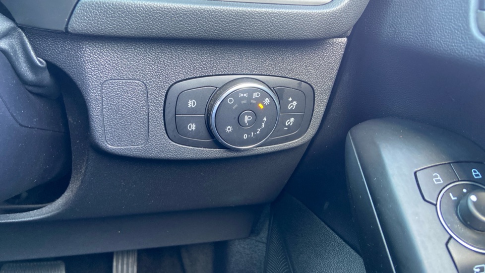 Ford Focus 1.0 EcoBoost Hybrid mHEV Titanium 5dr Auto Petrol Estate - Image 24