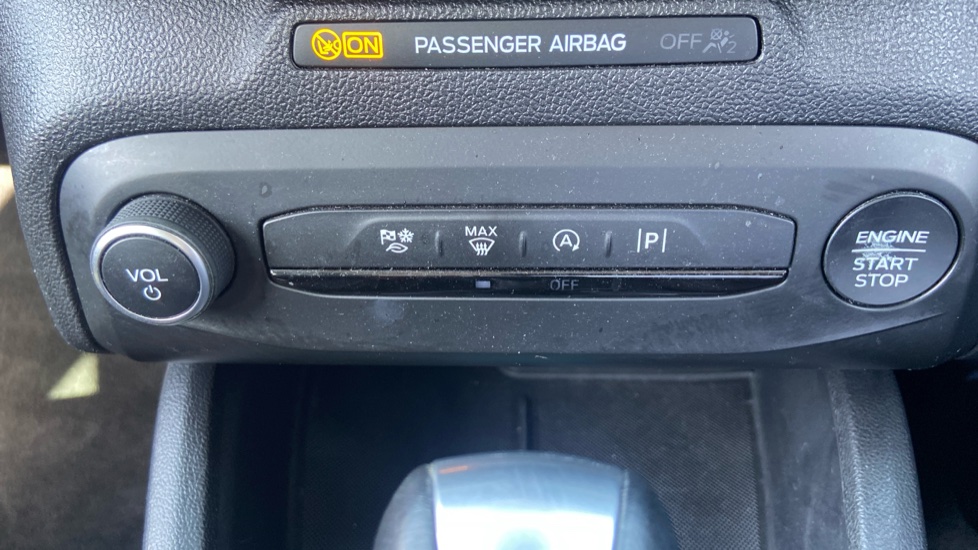 Ford Focus 1.0 EcoBoost Hybrid mHEV Titanium 5dr Auto Petrol Estate - Image 33