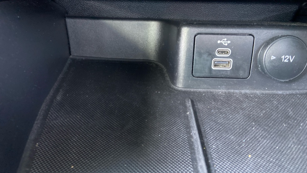 Ford Focus 1.0 EcoBoost Hybrid mHEV Titanium 5dr Auto Petrol Estate - Image 34