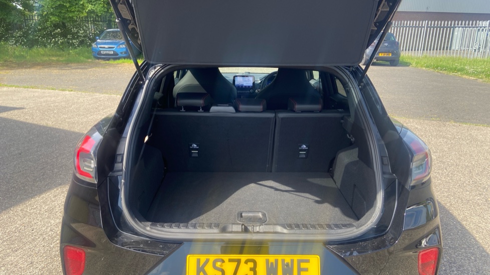 Ford Puma ST 1.0 EcoBoost Hybrid mHEV ST 5dr DCT Petrol Hatchback - Image 4