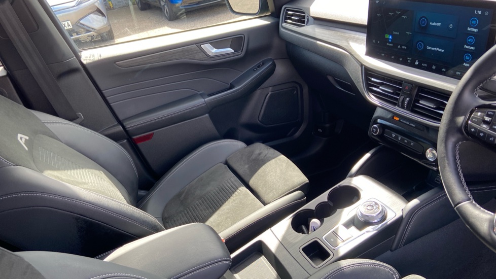 Ford Kuga 2.5 FHEV Active 5dr CVT Hybrid Estate - Image 14
