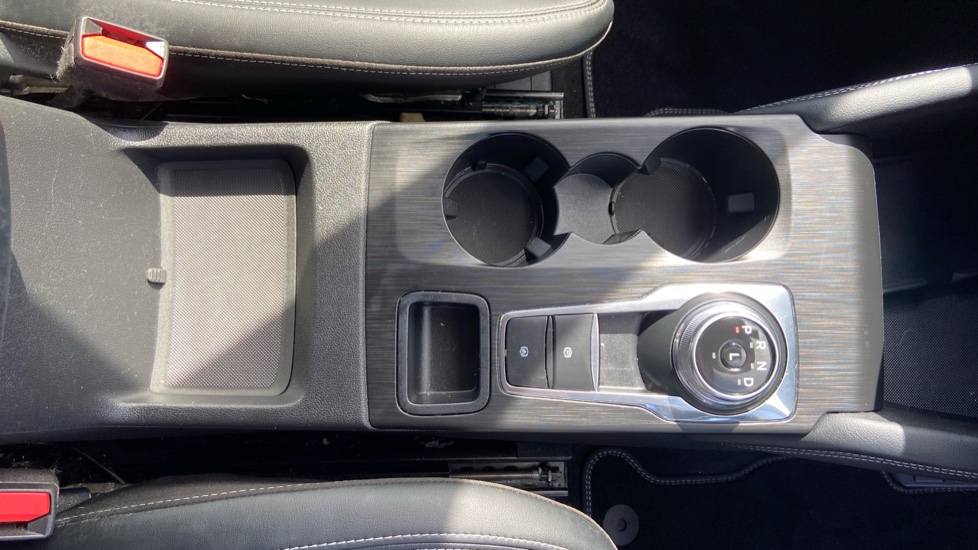 Ford Kuga 2.5 FHEV Active 5dr CVT Hybrid Estate - Image 19