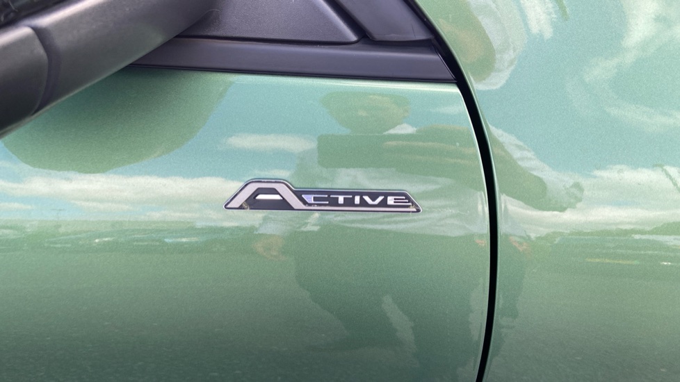 Ford Kuga 2.5 FHEV Active 5dr CVT Hybrid Estate - Image 25