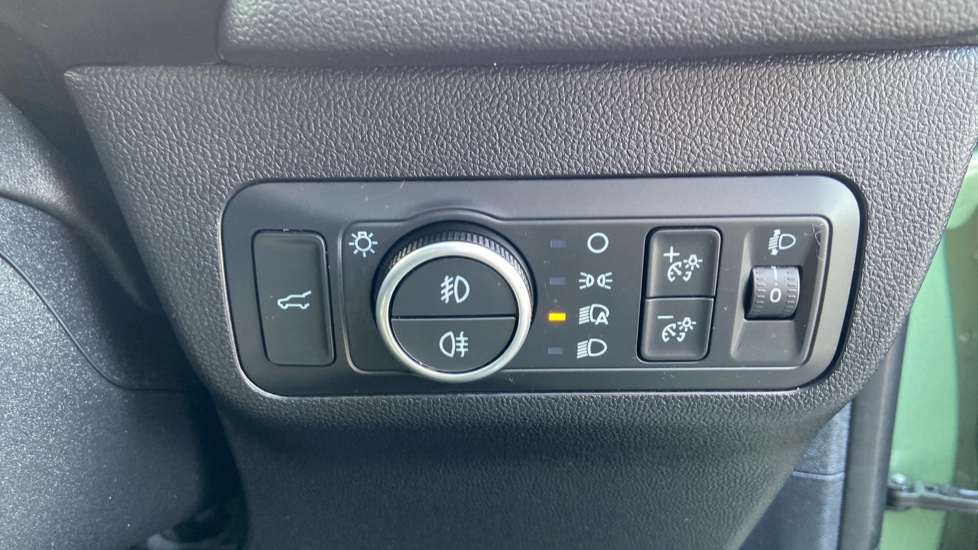Ford Kuga 2.5 FHEV Active 5dr CVT Hybrid Estate - Image 29