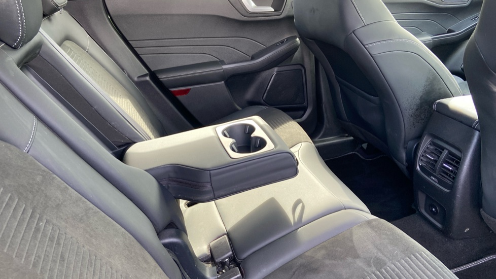 Ford Kuga 2.5 FHEV Active 5dr CVT Hybrid Estate - Image 34