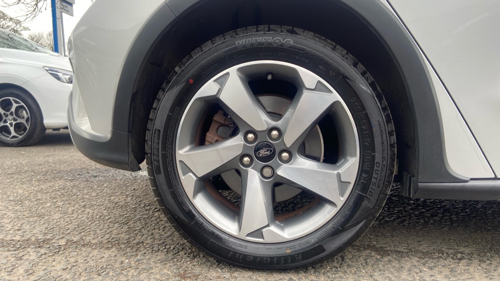 Ford Focus 1.0 EcoBoost 125 Active 5dr Petrol Hatchback - Image 7