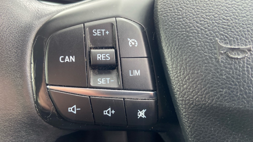 Ford Focus 1.0 EcoBoost 125 Active 5dr Petrol Hatchback - Image 21