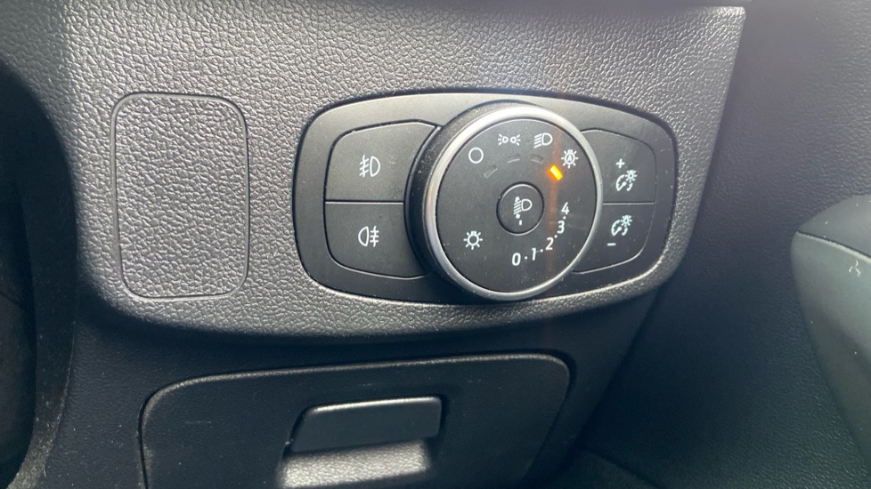 Ford Focus 1.0 EcoBoost 125 Active 5dr Petrol Hatchback - Image 25
