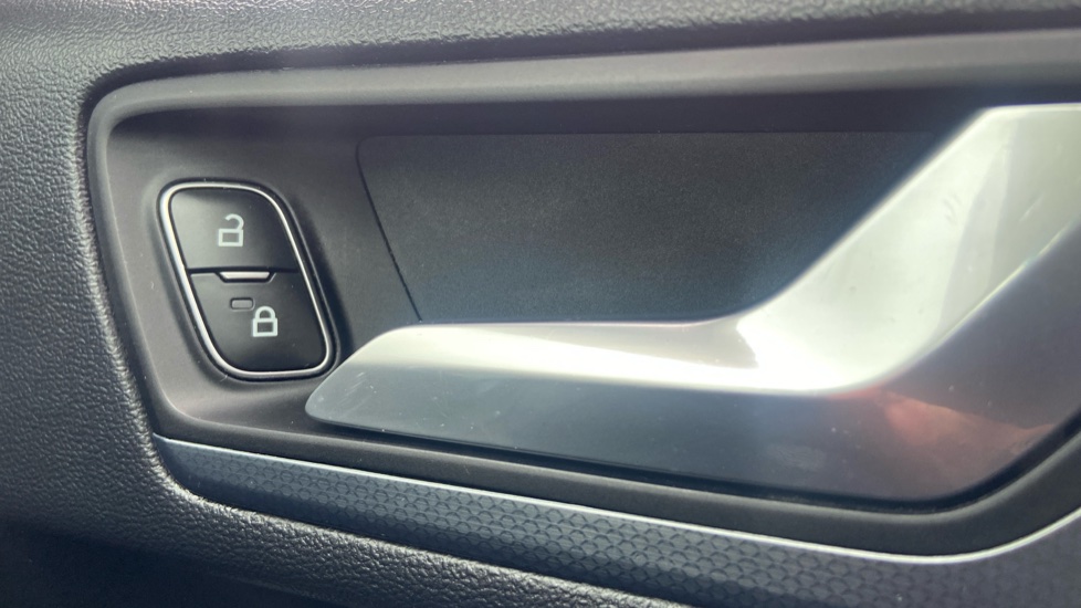 Ford Focus 1.0 EcoBoost 125 Active 5dr Petrol Hatchback - Image 27