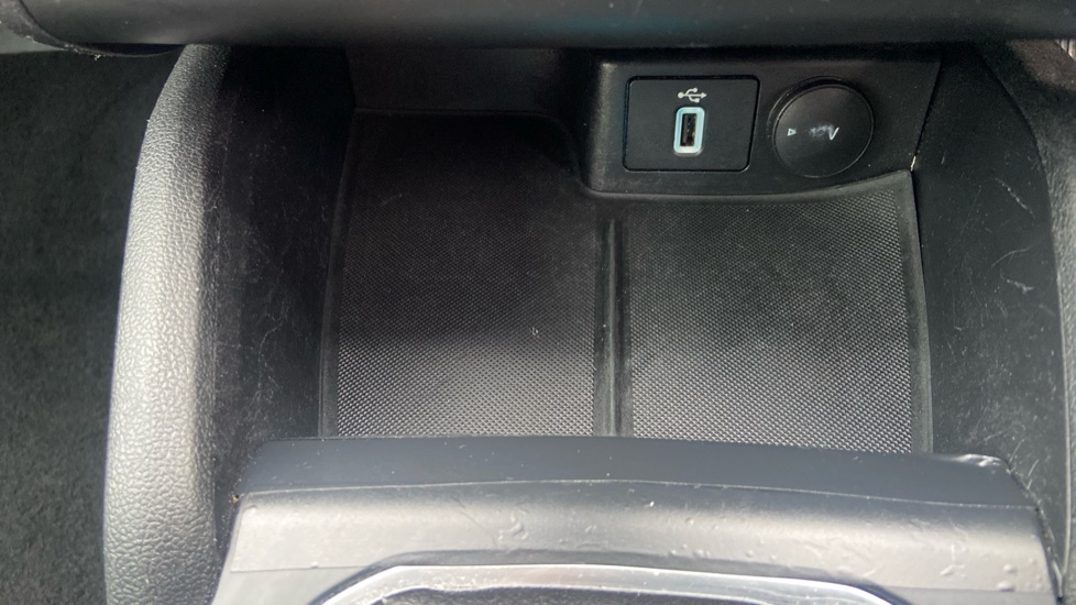 Ford Focus 1.0 EcoBoost 125 Active 5dr Petrol Hatchback - Image 34