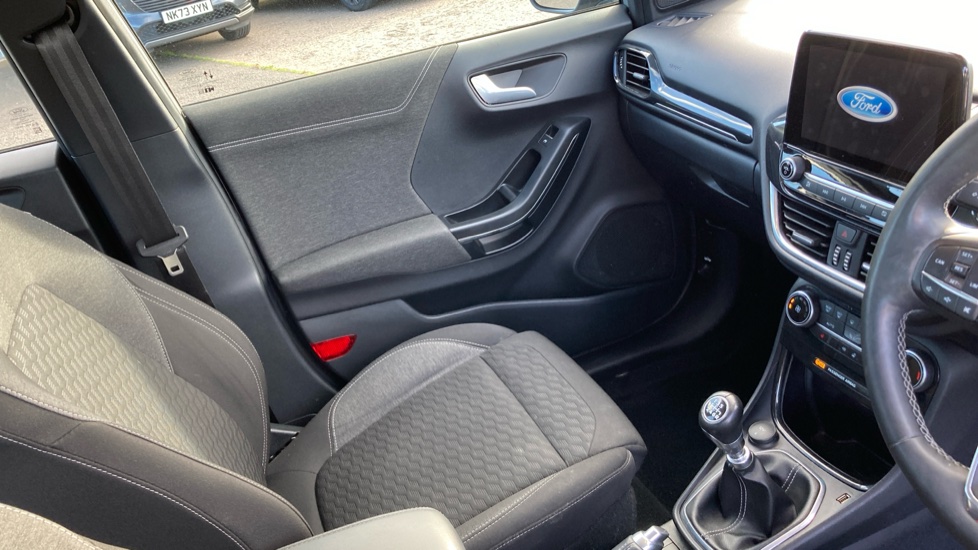 Ford Puma 1.0 EcoBoost Hybrid mHEV Titanium 5dr Petrol Hatchback - Image 14