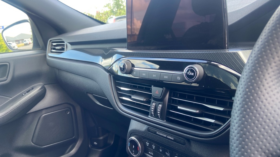 Ford Kuga 2.5 FHEV ST-Line X Edition 5dr CVT Hybrid Estate - Image 14