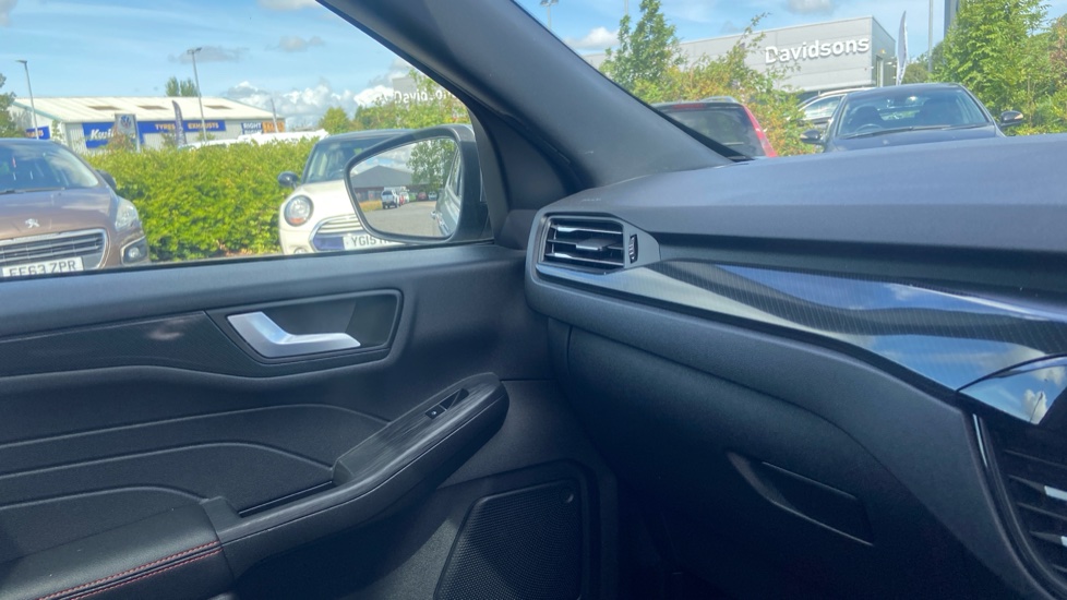 Ford Kuga 2.5 FHEV ST-Line X Edition 5dr CVT Hybrid Estate - Image 19