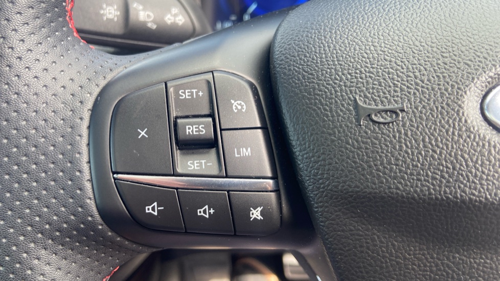 Ford Kuga 2.5 FHEV ST-Line X Edition 5dr CVT Hybrid Estate - Image 21
