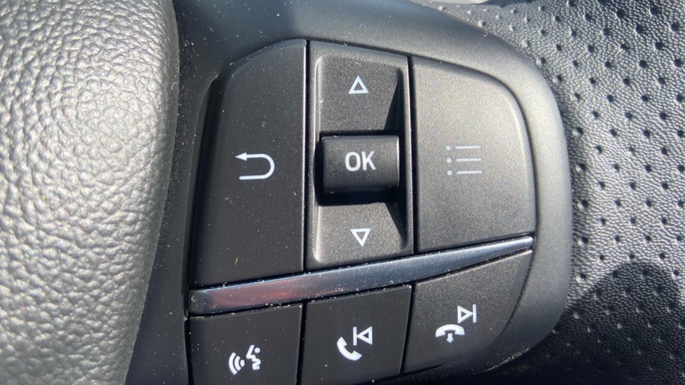 Ford Kuga 2.5 FHEV ST-Line X Edition 5dr CVT Hybrid Estate - Image 22