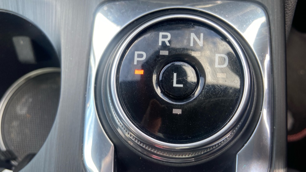 Ford Kuga 2.5 FHEV ST-Line X Edition 5dr CVT Hybrid Estate - Image 32