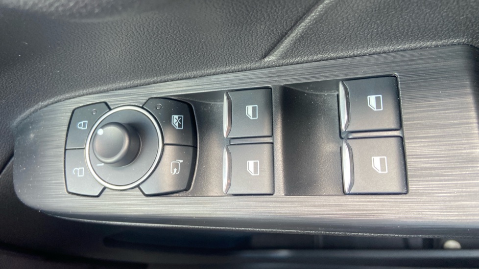 Ford Kuga 2.5 FHEV ST-Line X Edition 5dr CVT Hybrid Estate - Image 34