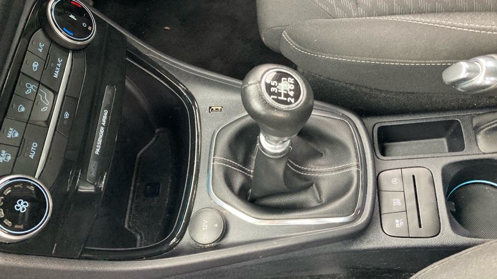 Ford Puma 1.0 EcoBoost Hybrid mHEV Titanium 5dr Petrol Hatchback - Image 13