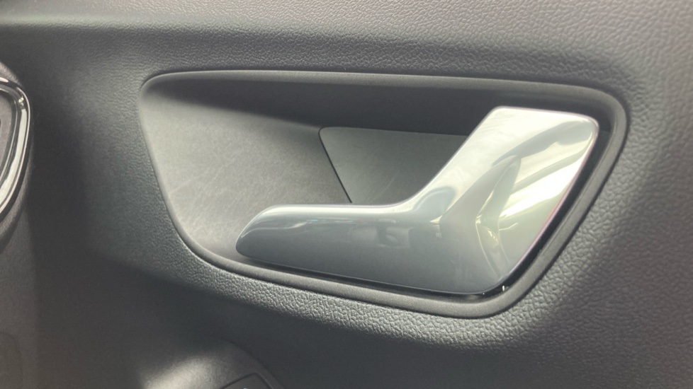 Ford Puma 1.0 EcoBoost Hybrid mHEV Titanium 5dr Petrol Hatchback - Image 28