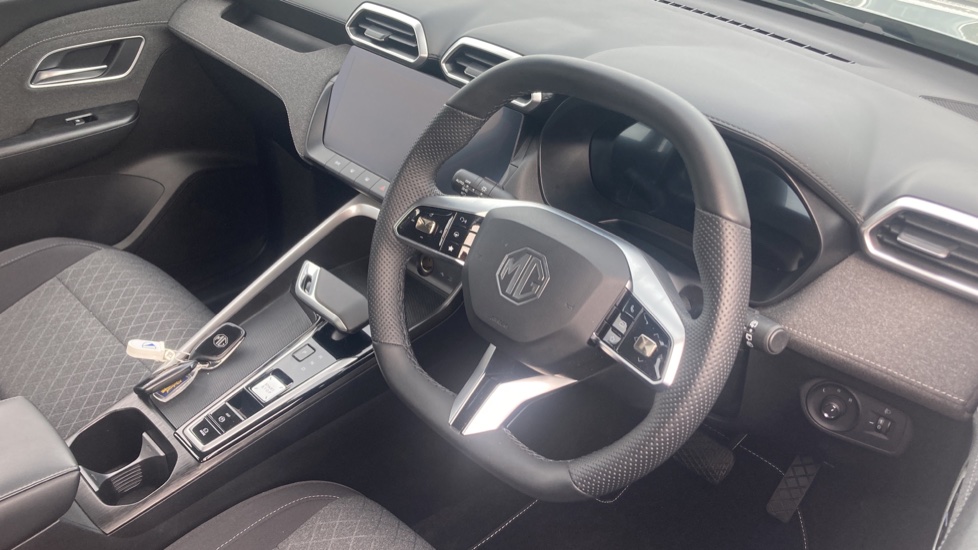 MG ZS 1.5 Hybrid+ SE 5dr Auto Hybrid Hatchback - Image 11