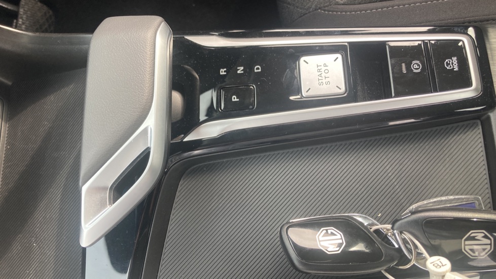 MG ZS 1.5 Hybrid+ SE 5dr Auto Hybrid Hatchback - Image 13
