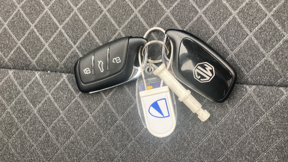 MG ZS 1.5 Hybrid+ SE 5dr Auto Hybrid Hatchback - Image 20