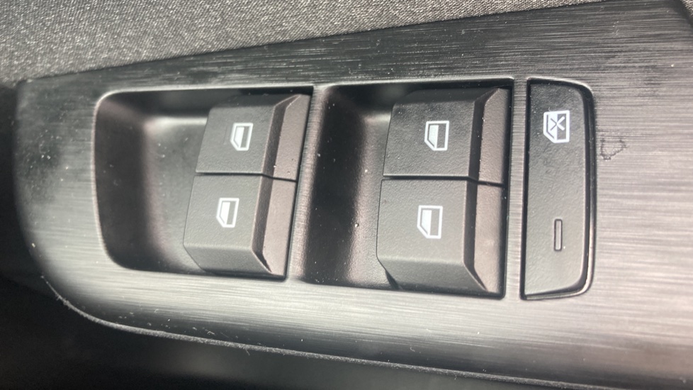MG ZS 1.5 Hybrid+ SE 5dr Auto Hybrid Hatchback - Image 27
