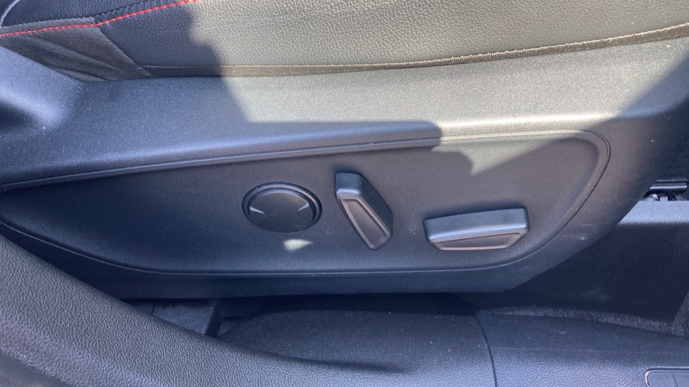Ford Kuga 1.5 EcoBoost 150 ST-Line X Edition 5dr Petrol Estate - Image 25