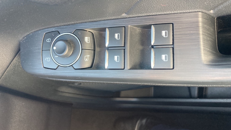Ford Kuga 1.5 EcoBoost 150 ST-Line X Edition 5dr Petrol Estate - Image 28