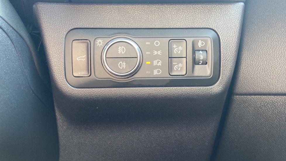 Ford Kuga 1.5 EcoBoost 150 ST-Line X Edition 5dr Petrol Estate - Image 29