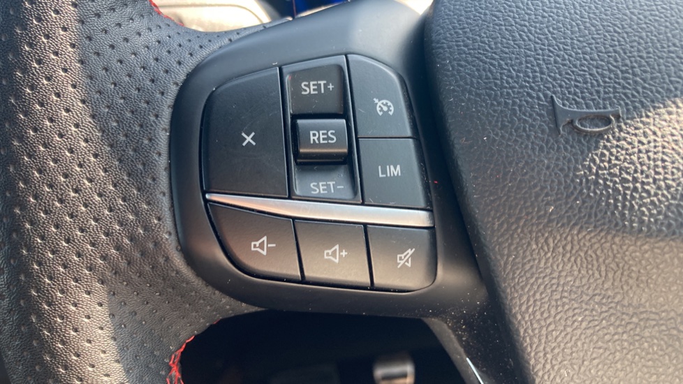 Ford Kuga 1.5 EcoBoost 150 ST-Line X Edition 5dr Petrol Estate - Image 32