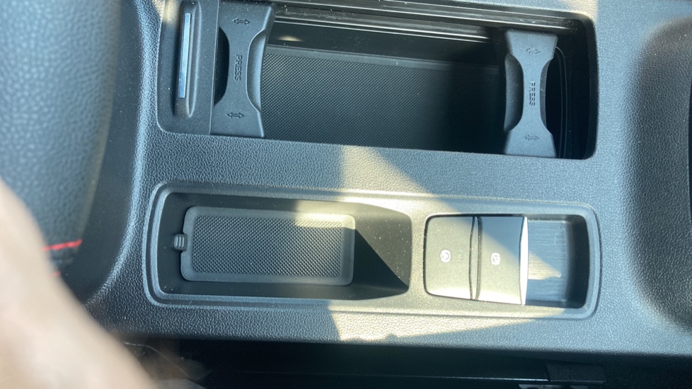 Ford Kuga 1.5 EcoBoost 150 ST-Line X Edition 5dr Petrol Estate - Image 38
