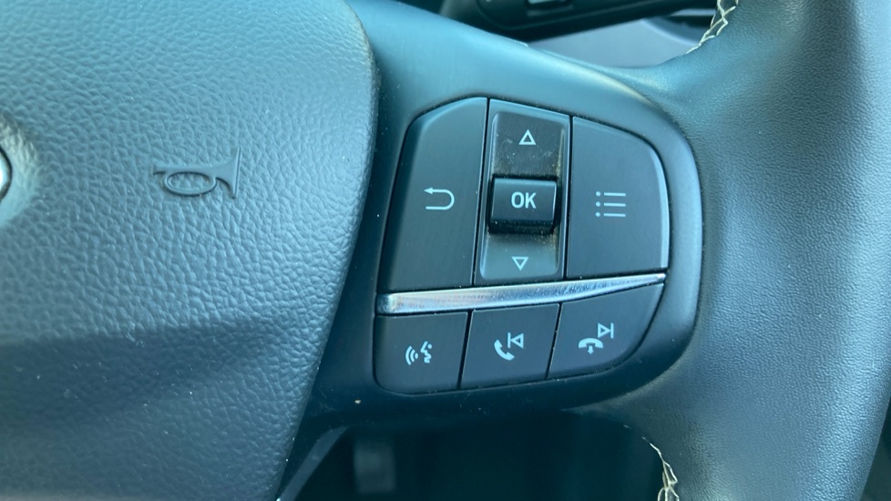 Ford Kuga 1.5 EcoBoost 150 Vignale 5dr Petrol Estate - Image 32