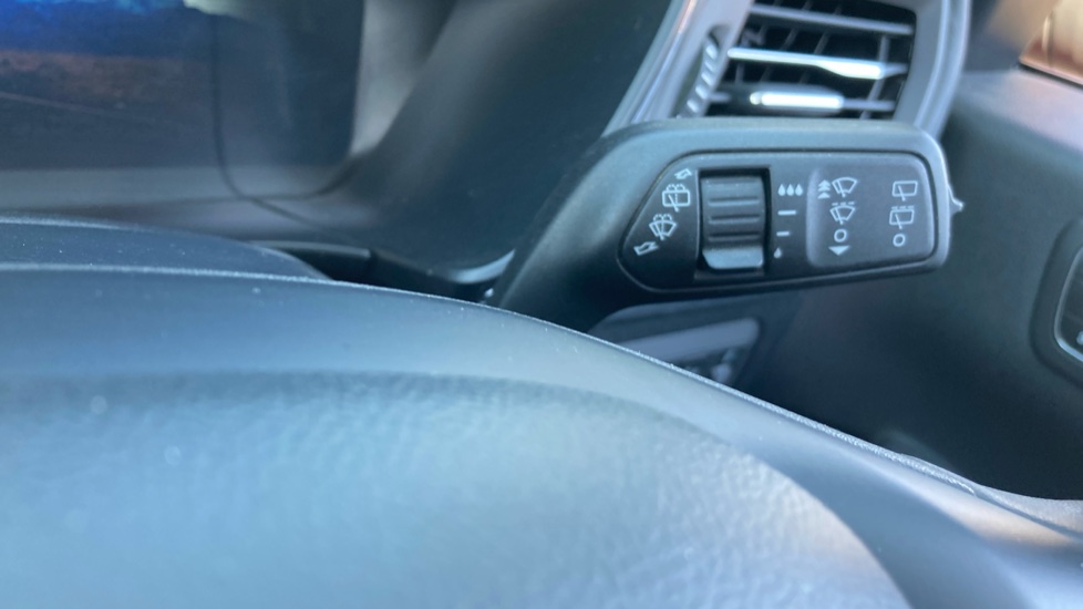 Ford Kuga 1.5 EcoBoost 150 Vignale 5dr Petrol Estate - Image 34