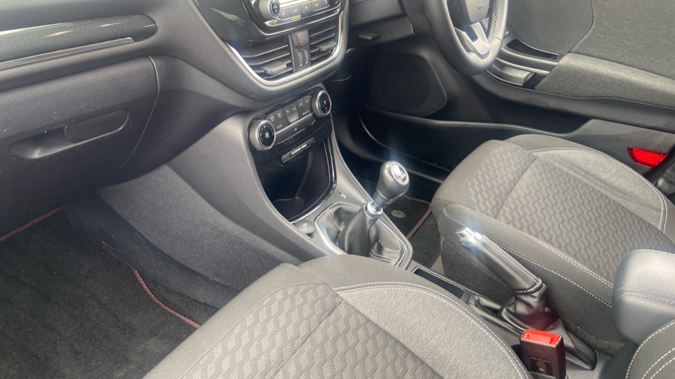 Ford Puma 1.0 EcoBoost Hybrid mHEV Titanium 5dr Petrol Hatchback - Image 13