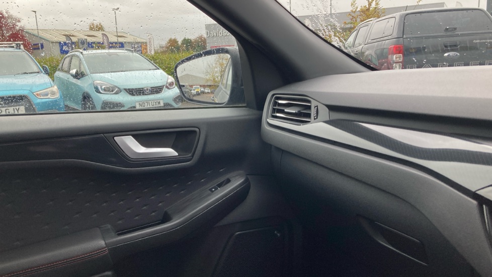 Ford Kuga 1.5 EcoBlue ST-Line First Edition 5dr Diesel Estate - Image 19