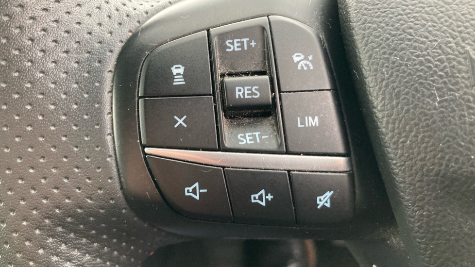 Ford Kuga 1.5 EcoBlue ST-Line First Edition 5dr Diesel Estate - Image 23