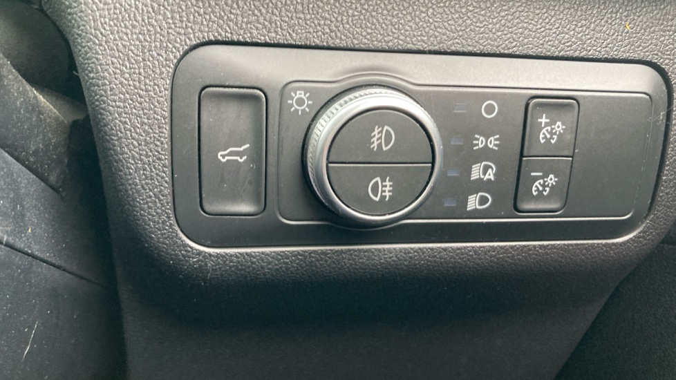 Ford Kuga 1.5 EcoBlue ST-Line First Edition 5dr Diesel Estate - Image 25
