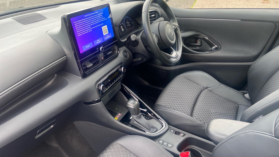 Toyota Yaris 1.5 Hybrid Excel 5dr CVT Hybrid Hatchback - Image 9
