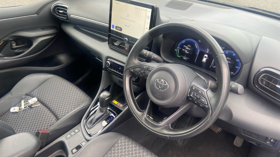 Toyota Yaris 1.5 Hybrid Excel 5dr CVT Hybrid Hatchback - Image 11
