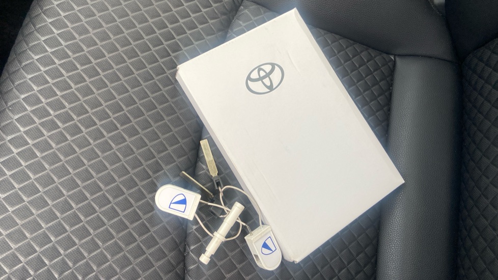 Toyota Yaris 1.5 Hybrid Excel 5dr CVT Hybrid Hatchback - Image 19